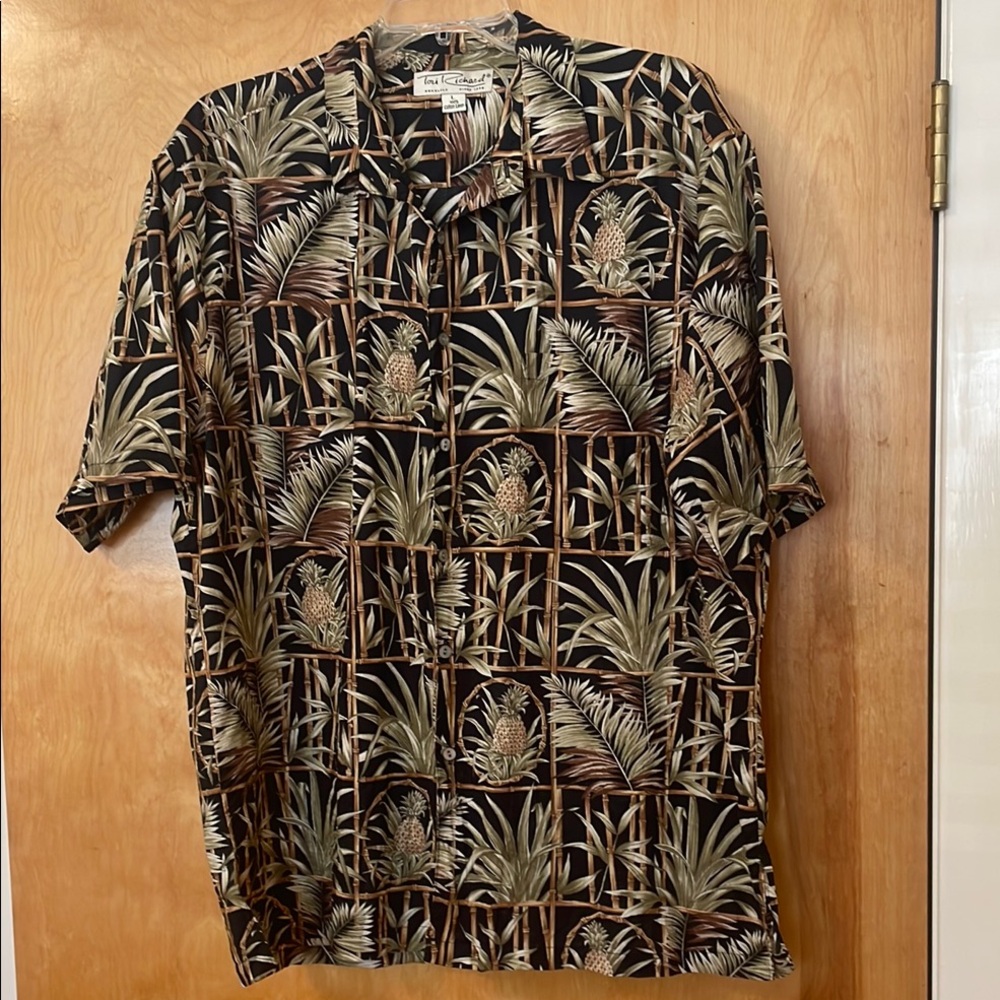 Made in Hawaii  Tori Richard Cotton Lawn All over Print Short Sleeve Shirt